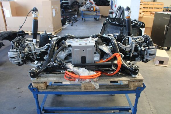 Dezmembrari Audi E-TRON din 2021 motor spate EAW - Dezmembrari Auto