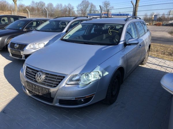 Dezmembrez VW Passat B6 2008 variant 1,9 tdi BLS - Dezmembrari Auto - imagine 4