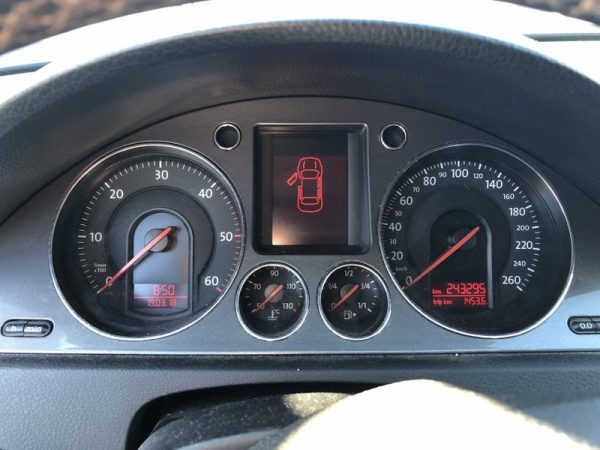Dezmembrez VW Passat B6 2008 variant 1,9 tdi BLS - Dezmembrari Auto - imagine 5