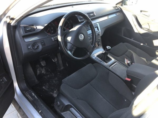 Dezmembrez VW Passat B6 2008 variant 1,9 tdi BLS - Dezmembrari Auto - imagine 2