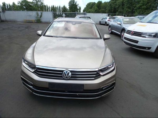 Dezmembrez VW Passat B8 2015 variant / combi 1.4 tsi CZEA - Dezmembrari Auto