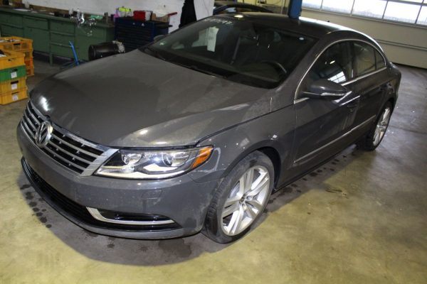 Oglinda stanga rabatabila electric VW Passat CC - heliomata - Dezmembrari Auto