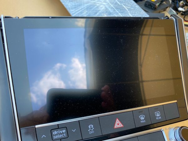 Display soft-touch afisare clima 8,6 inch Audi Q8 4n0919603 4n0919603B 4n0919603L 4n0919603J 4n0919603M - Dezmembrari Auto
