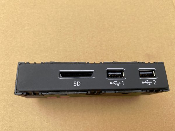 Distribuitor USB Audi Q8 la 0 km 4N0 035 726 4N0035726 4N0 035 726 A 4N0035726A - Dezmembrari Auto