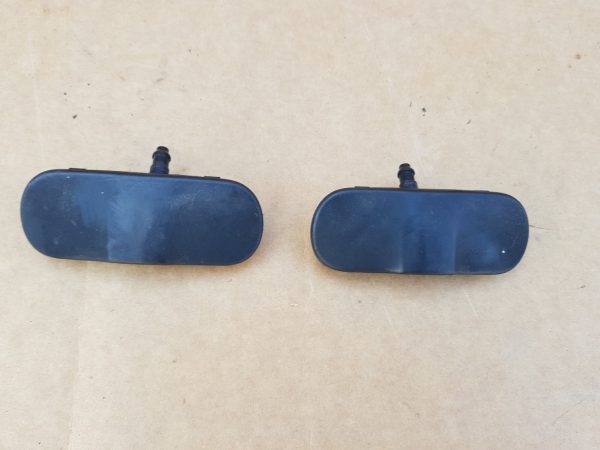 Duze spalare parbriz Audi A3 8P cu 3 iesiri si incalzire 8P0955988E 8P0955987E - Dezmembrari Auto