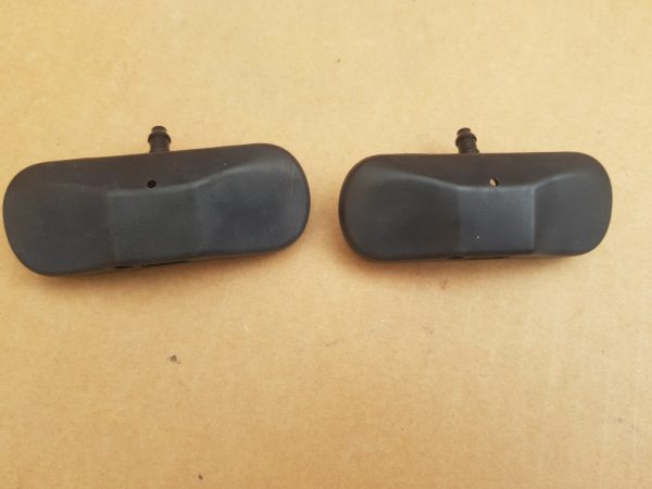 Duze spalare parbriz tip evantai si cu incalzire VW Jetta 5M0955986C 5M0 955 986 C - Dezmembrari Auto