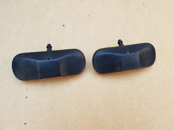 Duze spalare parbriz tip evantai VW Passat B8 5M0955986C 5M0 955 986 C - Dezmembrari Auto