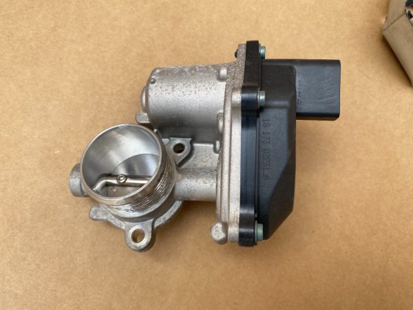 EGR VW Golf 7 2019 2.0 tdi 04L131501M 04L 131 501 M la 0 km - Dezmembrari Auto