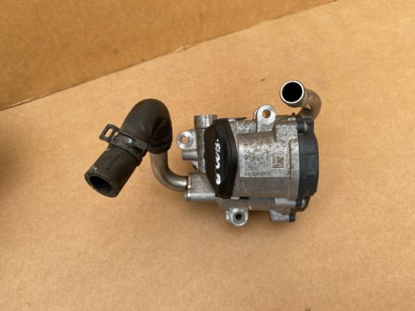 EGR VW Jetta 2017 2.0 tdi 04L131501RV 04L 131 501 RV la 0 km - Dezmembrari Auto
