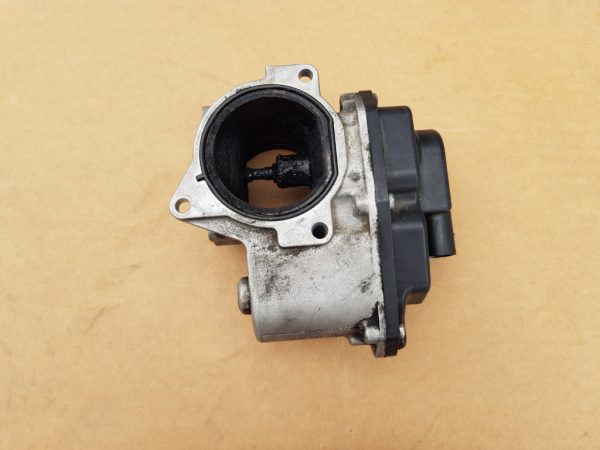 EGR VW Passat B6 2.0 tdi CBA 03L131501E 03L 131 501 E - Dezmembrari Auto
