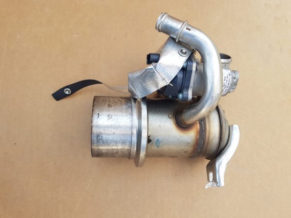EGR VW Passat B8 2.0 tdi 04L131501C 04L 131 501 C - Dezmembrari Auto