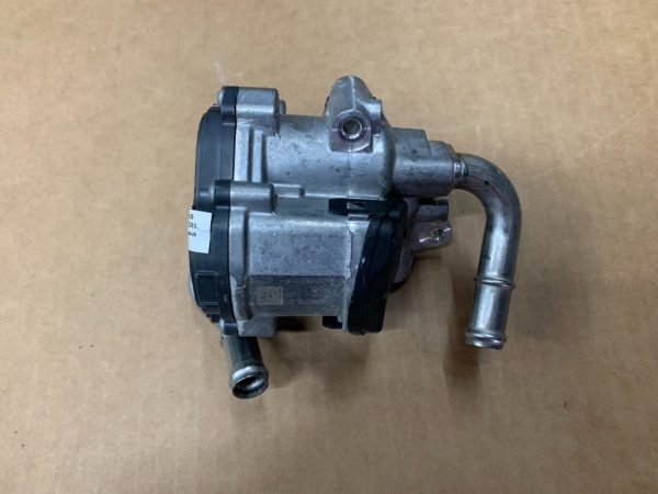 EGR VW Passat B8 2.0 tdi 04L131501R 04L 131 501 R - Dezmembrari Auto