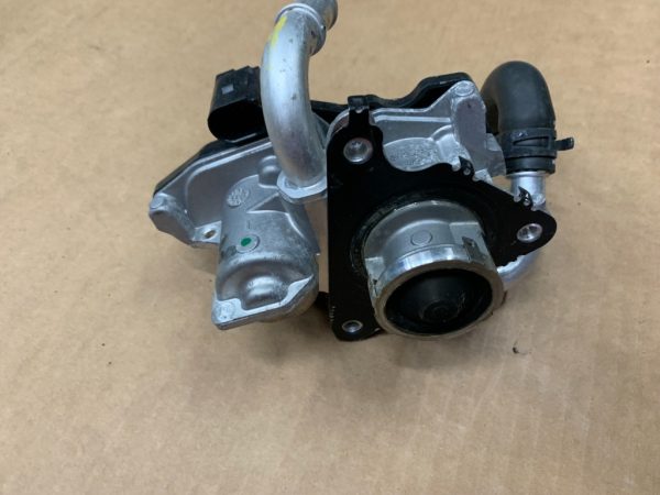 EGR VW Passat B8 2.0 tdi 04L131501S 04L 131 501 S la 0 km - Dezmembrari Auto