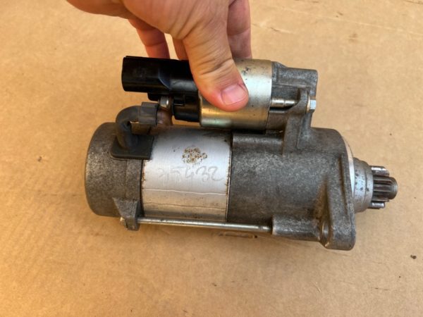 Electromotor VW Golf Arteon Tiguan Passat B8 02E911024J, 02E 911 024 J - Dezmembrari Auto