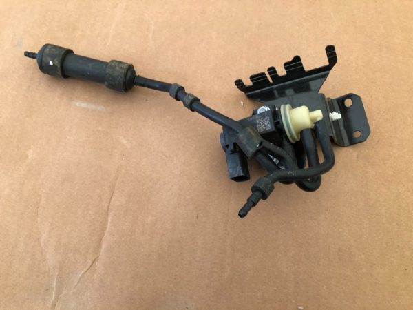 Electrovalva VW Jetta 2016 1K0906627B 1K0 906 627 B - Dezmembrari Auto