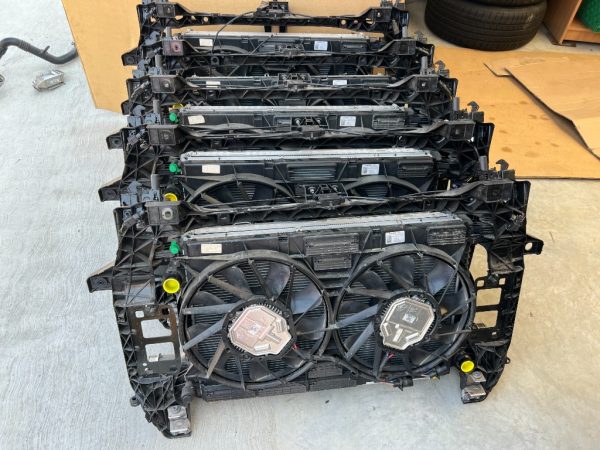 Electroventilatoare cu suport VW Touareg CR 3.0 tdi 8W0121003D 8W0 121 003 D - Dezmembrari Auto