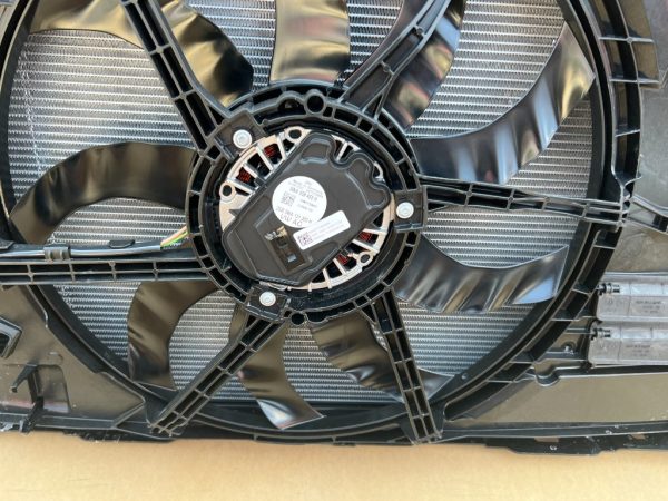 Electroventilator cu suport VW Caddy Ford Connect 2023 5WA959455H 5WA121203H - Dezmembrari Auto