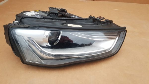 Far dreapta bi-xenon Audi A4 B8 2013 facelift 8K0941006 8K0 941 006 - Dezmembrari Auto