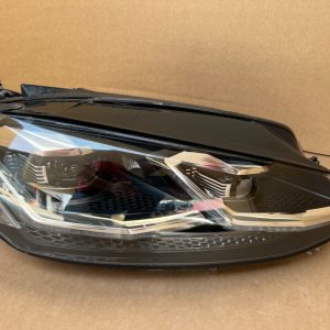 Far dreapta LED adaptiv RHD VW Golf 7 facelift 2019 5G2941082 5G2 941 082 la 0 km - Dezmembrari Auto