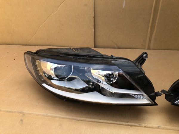 Far dreapta LED xenon adaptiv VW Passat CC facelift 3C8941752R 3C8 941 752 R - Dezmembrari Auto