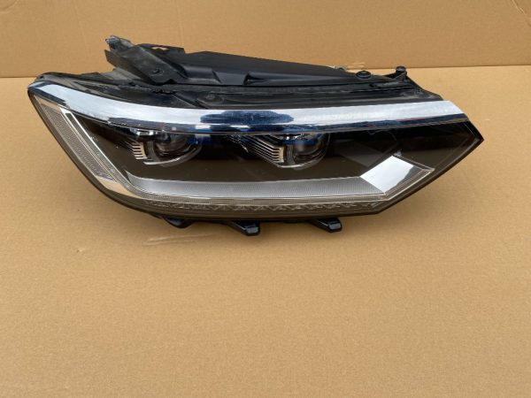 Far dreapta Matrix VW Passat B8 3G1941082C 3G1941082C 90052256 3G1941114A 3G1 941 114 A - Dezmembrari Auto