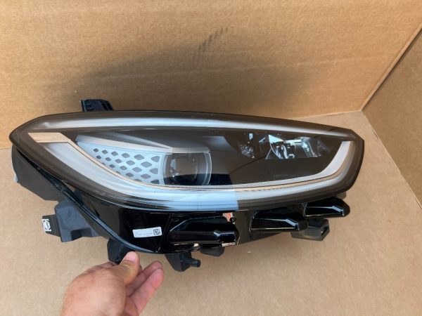 Far dreapta MATRIX IQ-LIGHT VW ID3 ID.3 10B941036A 10B 941 036 A 10B941078A 10B 941 078 A - Dezmembrari Auto