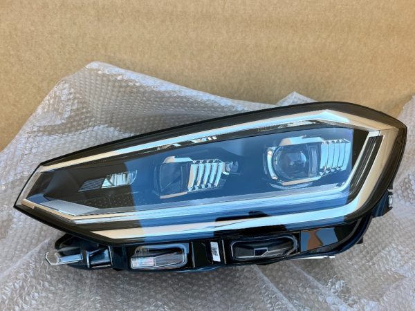Far led stanga VW Sportsvan din 2018 517941059 517 941 059 90141146 - Dezmembrari Auto