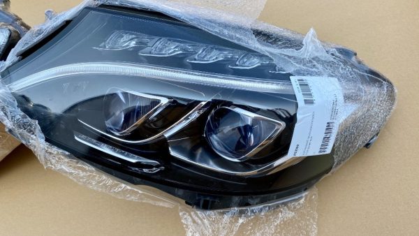 Far stanga complet LED ILS Mercedes C class W205 A2058202961 - 0 km - Dezmembrari Auto