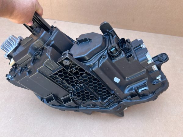 Far stanga complet MATRIX VW Passat B8.5 din 2023 la 0 km 3G1941081T 3G1 941 081 T - Dezmembrari Auto - imagine 6