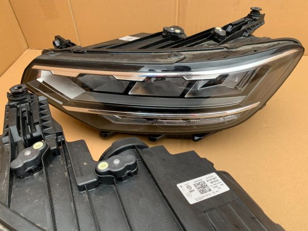 Far stanga led VW Passat B8 facelift 2020 3G1941035P 3G1 941 035 P la 0 km - Dezmembrari Auto