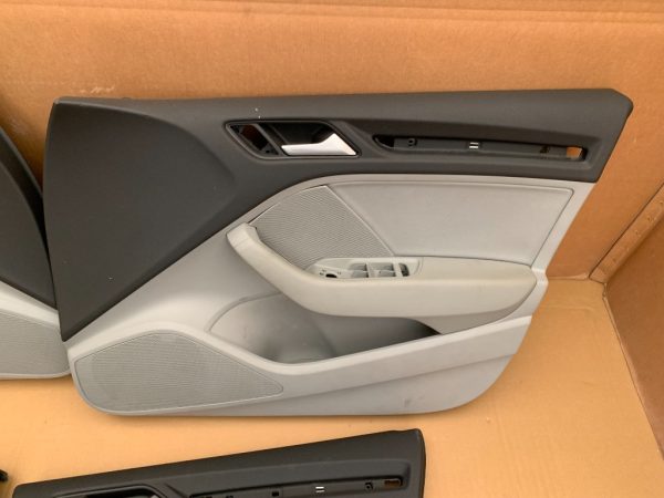 Fata usa dreapta fata Audi A3 8V hatchback (volan dreapta) - Dezmembrari Auto