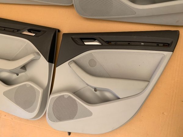Fata usa dreapta spate Audi A3 8V hatchback - Dezmembrari Auto