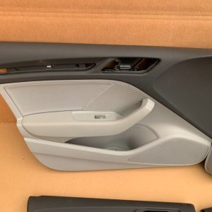 Fata usa stanga fata Audi A3 8V hatchback (volan dreapta) - Dezmembrari Auto