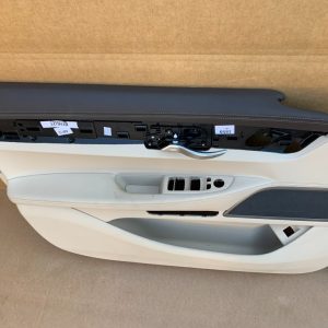 Fata usa stanga fata din piele crem BMW G11 G12 seria 7 din 2017 - Dezmembrari Auto