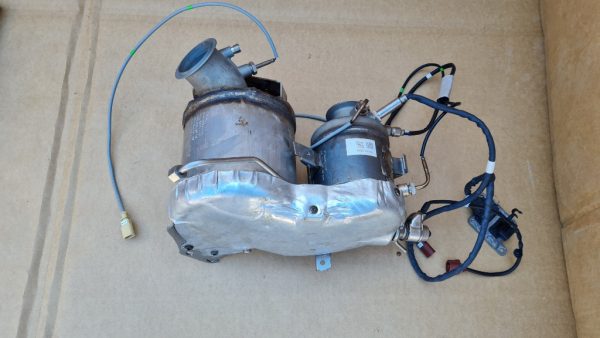 Senzor temperatura gaze VW Passat B8 2.0 tdi 04L906088BB 04L 906 088 BB la 0 km - Dezmembrari Auto