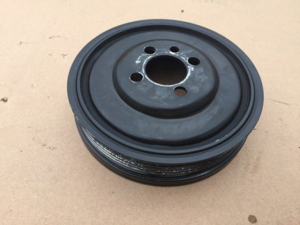 Fulie motor VW Golf 7 2.0 tdi 04L 105 243 04L105243 - Dezmembrari Auto