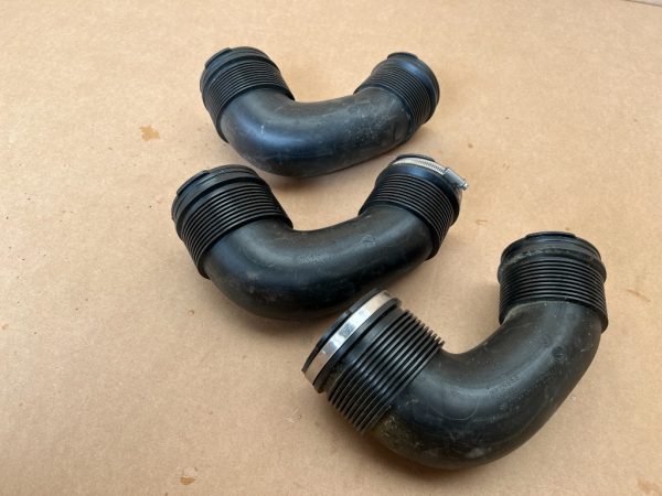 Furtun admisie aer VW Touareg CR Audi Q7 4M Q8 059129616B 059 129 616 B - Dezmembrari Auto