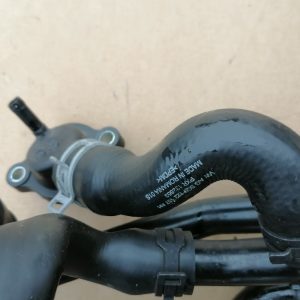 Furtun apa cu cap termostat Audi A3 8V 2.0 tdi 5Q0122157AH 5Q0 122 157 AH - Dezmembrari Auto