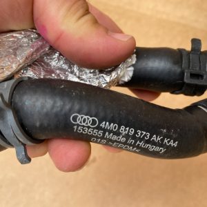 Furtun apa Audi Q8 2.0 tfsi 4M0819373AK 4M0 819 373 AK - Dezmembrari Auto