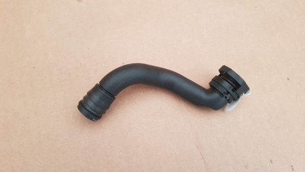 Furtun apa VW Golf 7 1.4 tsi 5Q0129637C 5Q0 129 637 C - Dezmembrari Auto