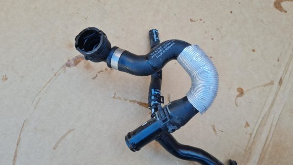 Furtun apa VW Passat B8 2.0 tdi 5Q0122073AL 5Q0 122 073 AL - Dezmembrari Auto