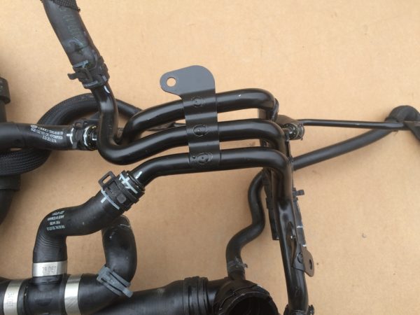 04L121064AC 04L 121 064 AC Furtun apa VW Passat CC - Dezmembrari Auto