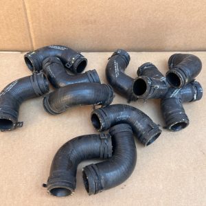 Furtun EGR VW Touareg CR 3.0 tdi DEN 059131555C 059 131 555 C - Dezmembrari Auto