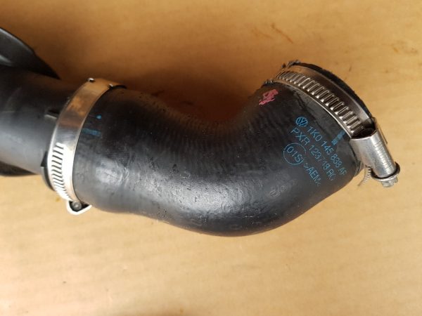 Furtun intercooler VW Golf 6 1.6 tdi 1K0145838AF 1K0 145 838 AF - Dezmembrari Auto