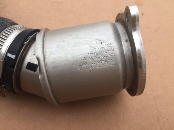 Furtun turbo VW Golf VAG 7 2.0 tdo 04L 131 111 AD 04L131111AD - Dezmembrari Auto