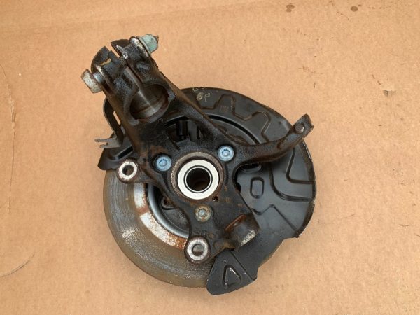 Fuzeta dreapta fata VW Golf 7 2019 5Q0407256Q 5Q0407256R la 0 km - Dezmembrari Auto