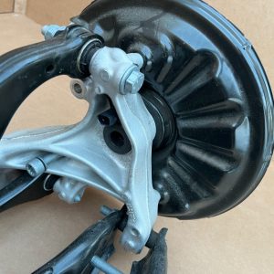 Fuzeta dreapta spate cu rulment VW Passat B8.5 din 2022 la 0 km - Dezmembrari Auto