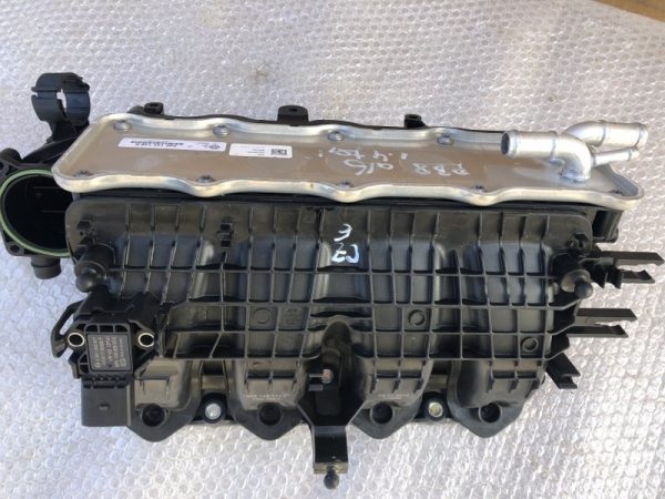 Galerie admisie 1.4 tsi CZE CZEA VW Passat B8 04E145749B 04E129711J - Dezmembrari Auto