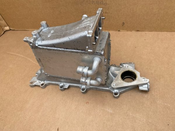 Galerie admisie intercooler Audi A4 A5 A6 Q5 04L129766AD 04L 129 766 AD la 0 km - Dezmembrari Auto