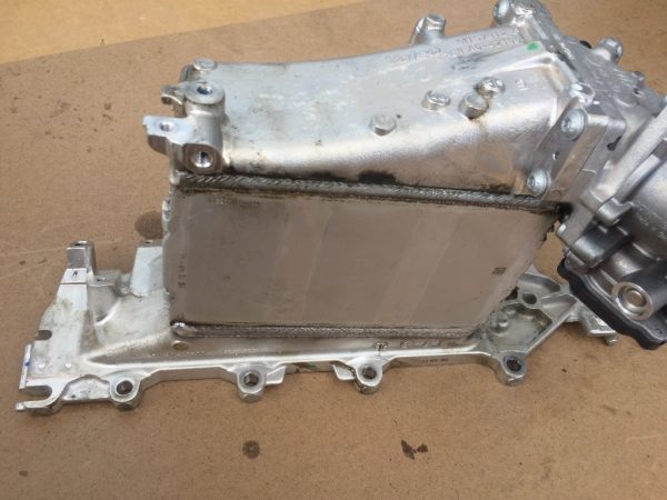 Galerie admisie VW Passat B8 04L129766Q 04L 129 766 Q - Dezmembrari Auto